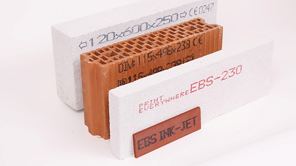 建筑裝飾材料打碼標(biāo)識(shí)，用EBS手持噴碼機(jī)，簡(jiǎn)單又高效